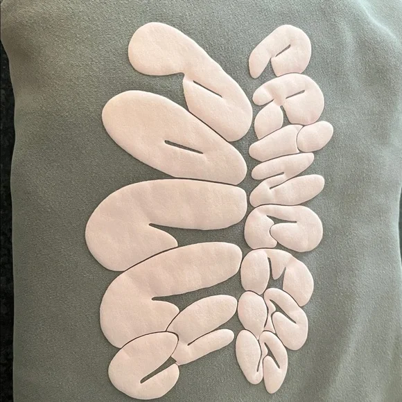 Princess Polly women’s size 2 Gray Hoodie Sweatshirt with Pink Graphic - Picture 4 of 4